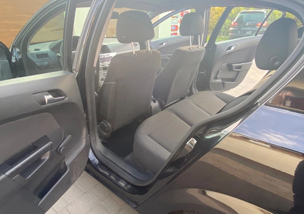 Opel Astra cena 14900 przebieg: 242761, rok produkcji 2009 z Chełmno małe 379